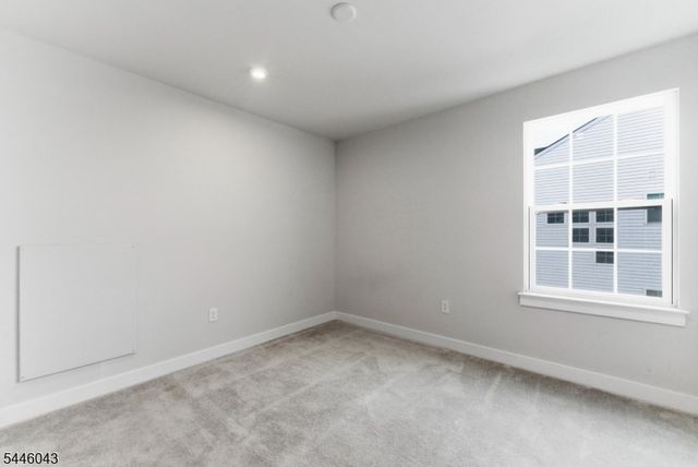 22 Oakwood Blvd, Union Twp., NJ 08827