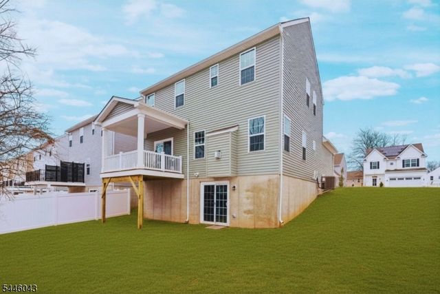 22 Oakwood Blvd, Union Twp., NJ 08827