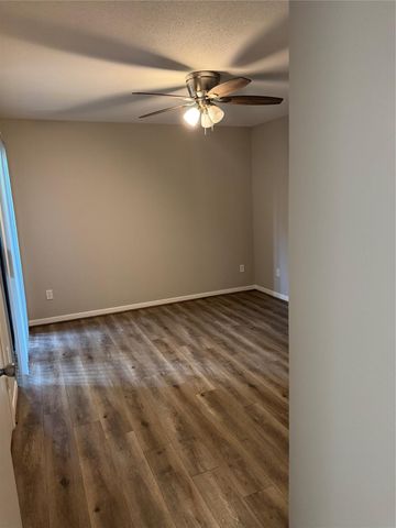 3300 Pebblebrook Drive 57, Seabrook, TX 77586