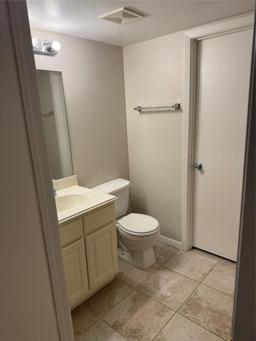 3300 Pebblebrook Drive 57, Seabrook, TX 77586