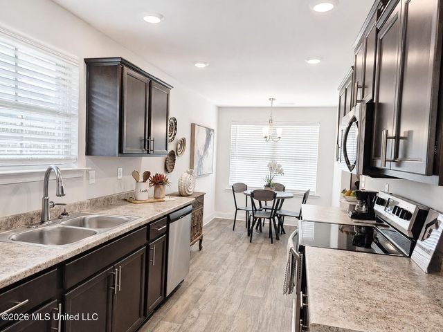 7949 Gardendale Drive, Olive Branch, MS 38654