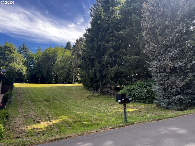 9270 Sw EDGEWOOD St, Portland, OR 97223