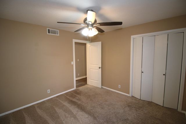 2440 N Bromfield Cir, Wichita, KS 67226