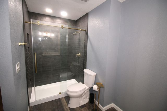 2440 N Bromfield Cir, Wichita, KS 67226