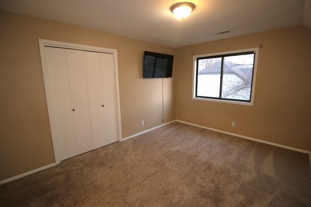 2440 N Bromfield Cir, Wichita, KS 67226