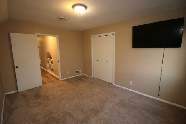 2440 N Bromfield Cir, Wichita, KS 67226