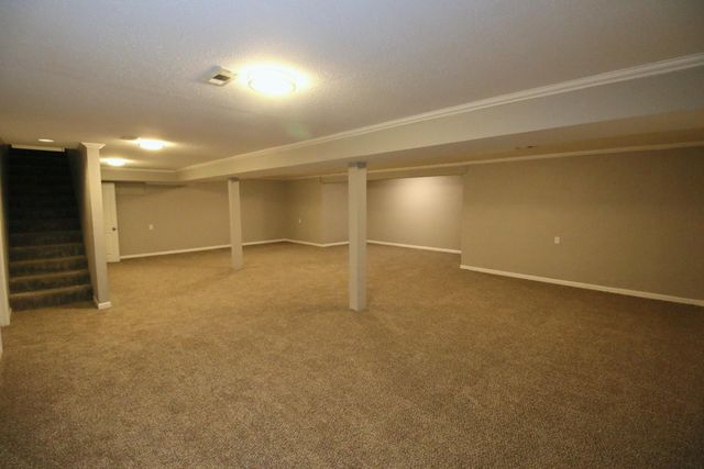 2440 N Bromfield Cir, Wichita, KS 67226