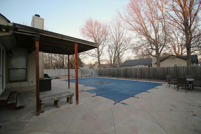 2440 N Bromfield Cir, Wichita, KS 67226