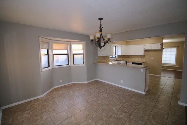 2440 N Bromfield Cir, Wichita, KS 67226