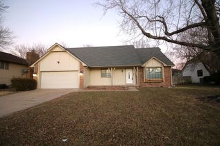 2440 N Bromfield Cir, Wichita, KS 67226