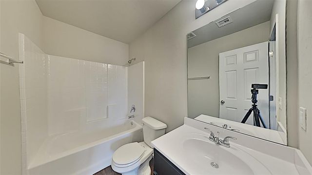 9920 Jackrabbit Road, Yukon, OK 73099