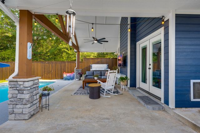 240 30th Street NE, Paris, TX 75460