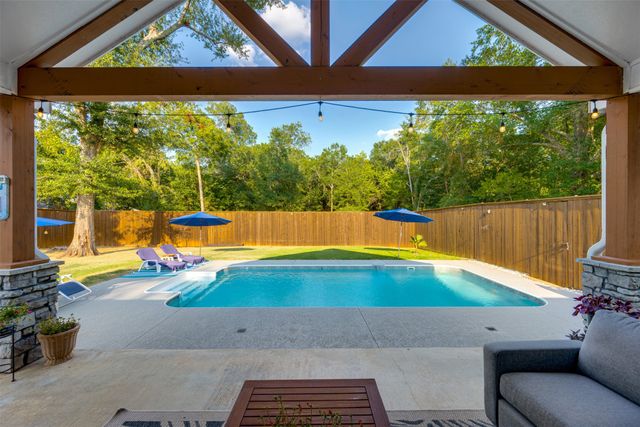 240 30th Street NE, Paris, TX 75460