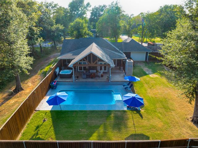 240 30th Street NE, Paris, TX 75460