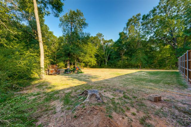 240 30th Street NE, Paris, TX 75460