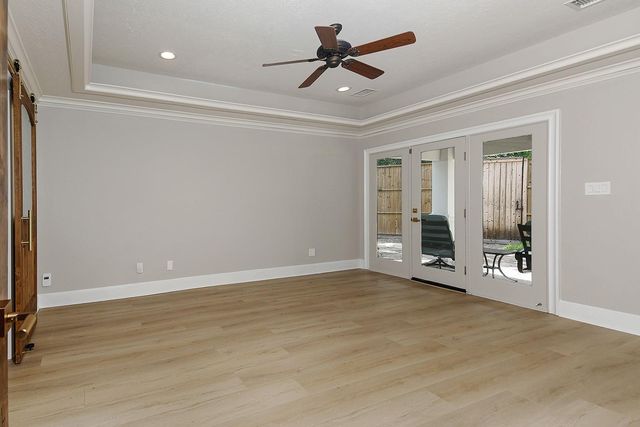 46 N Autumnwood Way, The Woodlands, TX 77380