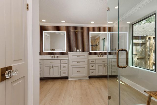 46 N Autumnwood Way, The Woodlands, TX 77380