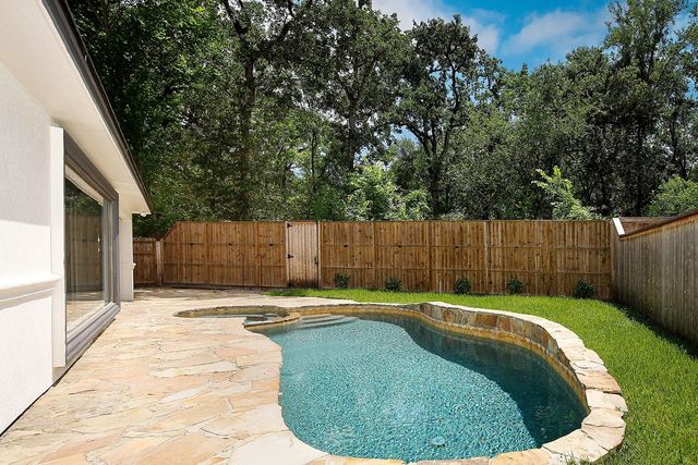46 N Autumnwood Way, The Woodlands, TX 77380