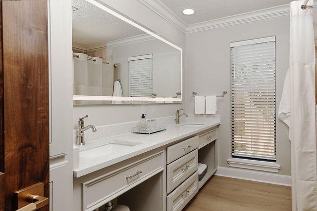 46 N Autumnwood Way, The Woodlands, TX 77380