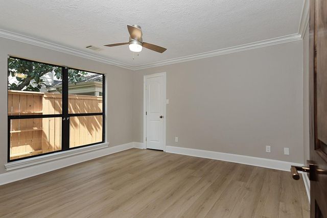 46 N Autumnwood Way, The Woodlands, TX 77380