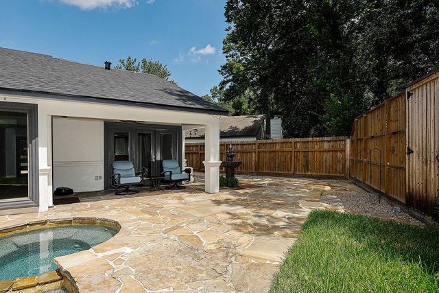 46 N Autumnwood Way, The Woodlands, TX 77380