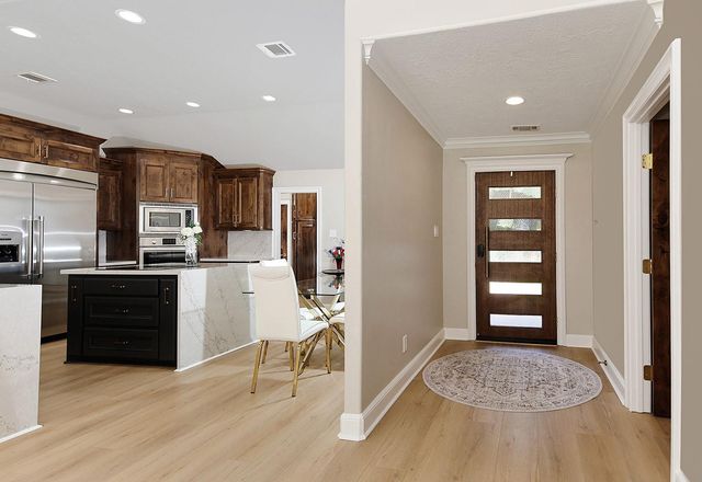 46 N Autumnwood Way, The Woodlands, TX 77380