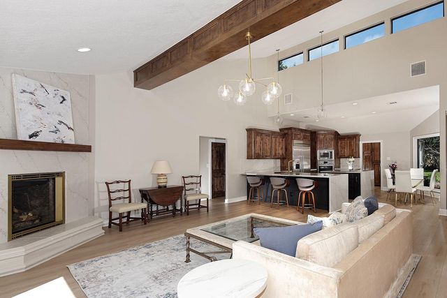 46 N Autumnwood Way, The Woodlands, TX 77380
