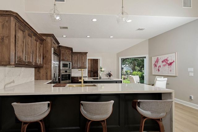 46 N Autumnwood Way, The Woodlands, TX 77380