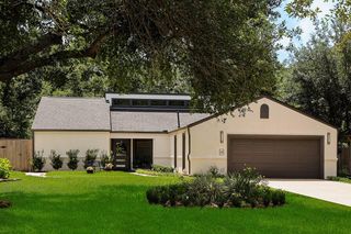 46 N Autumnwood Way, The Woodlands, TX 77380