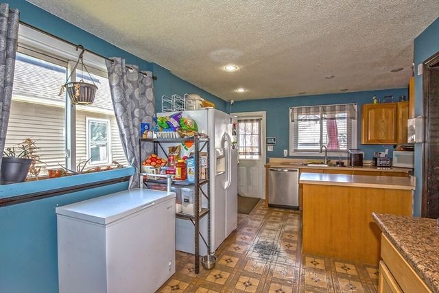 138 Wilber Street, Springfield, MA 01104
