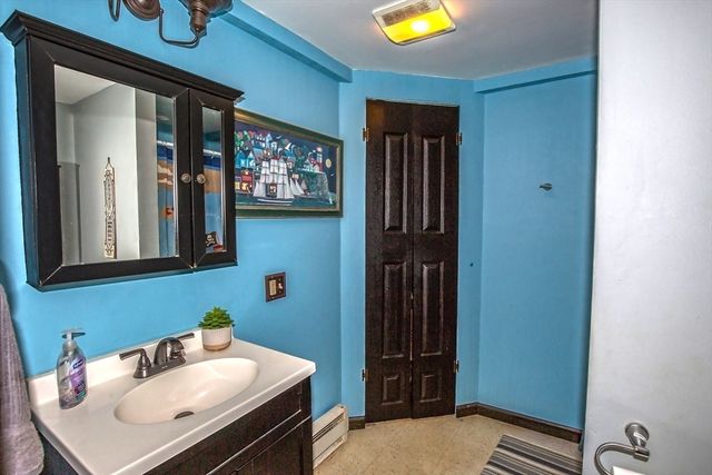 138 Wilber Street, Springfield, MA 01104