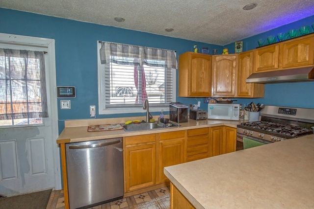 138 Wilber Street, Springfield, MA 01104