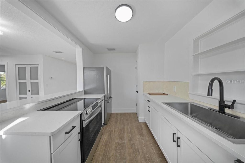 Image 12 of property listing at 1406 28TH STREET W, Bradenton, FL 34205