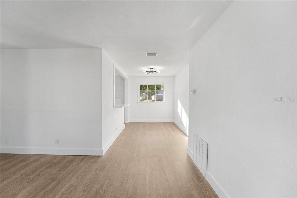 Image 17 of property listing at 1406 28TH STREET W, Bradenton, FL 34205