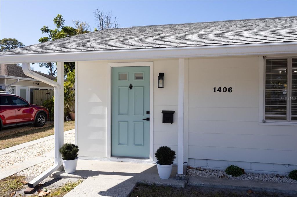 Image 3 of property listing at 1406 28TH STREET W, Bradenton, FL 34205