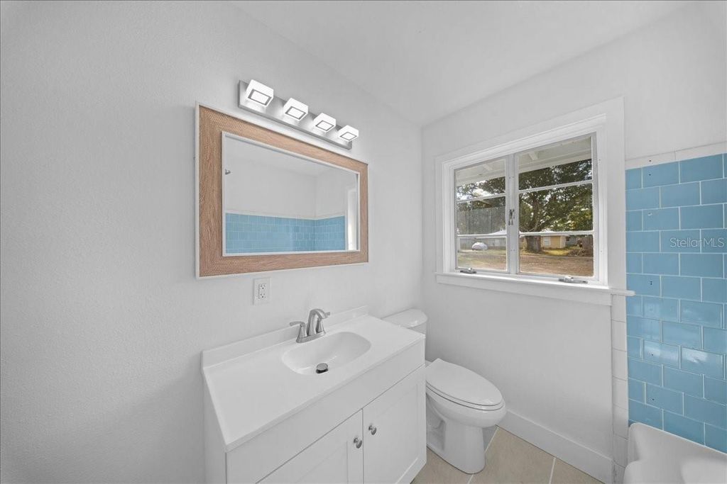 Image 21 of property listing at 1406 28TH STREET W, Bradenton, FL 34205