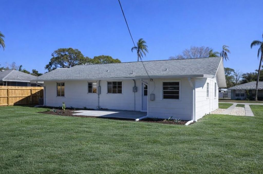 Image 34 of property listing at 1406 28TH STREET W, Bradenton, FL 34205