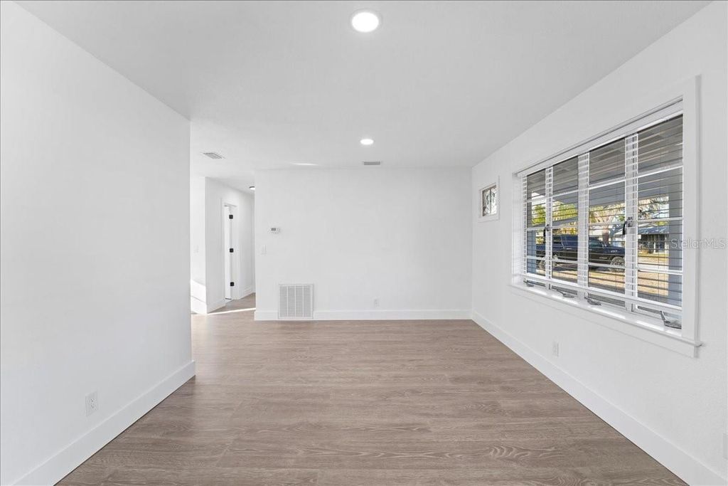 Image 10 of property listing at 1406 28TH STREET W, Bradenton, FL 34205