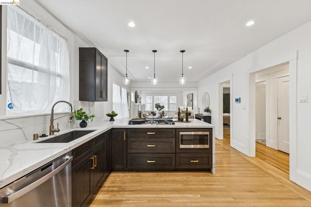 3435 Dimond Ave, Oakland, CA 94602