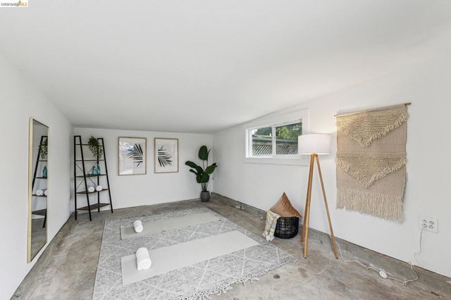 3435 Dimond Ave, Oakland, CA 94602