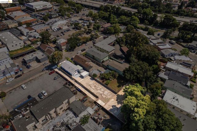 3435 Dimond Ave, Oakland, CA 94602