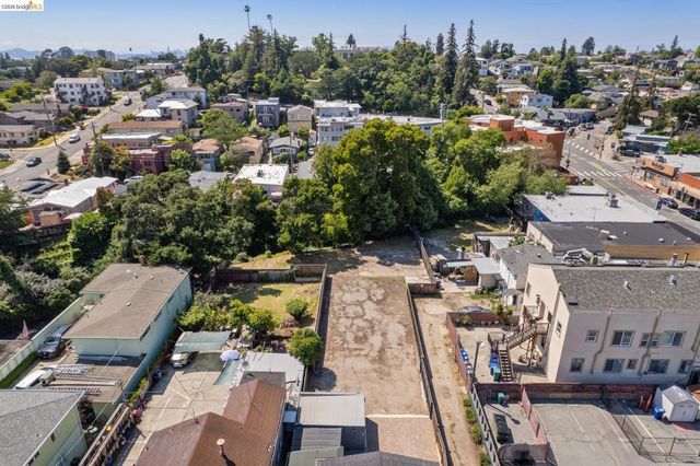 3435 Dimond Ave, Oakland, CA 94602