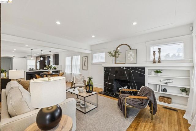 3435 Dimond Ave, Oakland, CA 94602