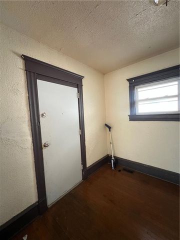 2008 E 36th Street, Kansas City, MO 64109