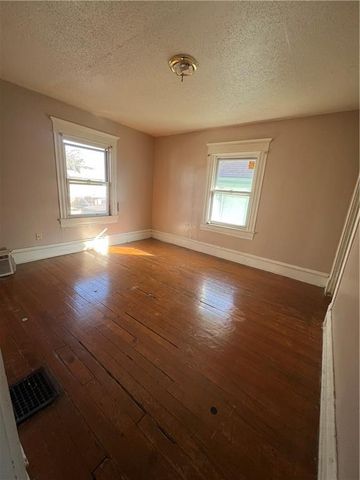 2008 E 36th Street, Kansas City, MO 64109