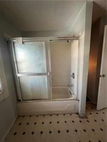 2008 E 36th Street, Kansas City, MO 64109