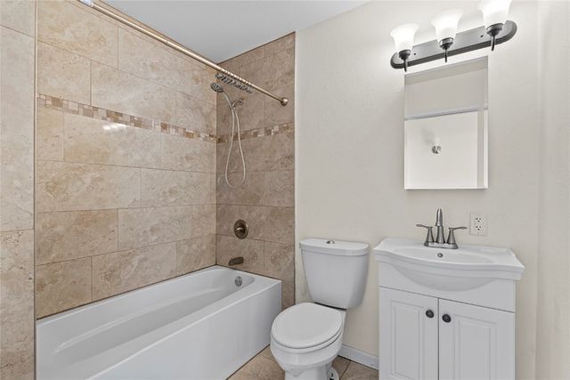 4819 Ford Avenue NW, Cedar Rapids, IA 52405