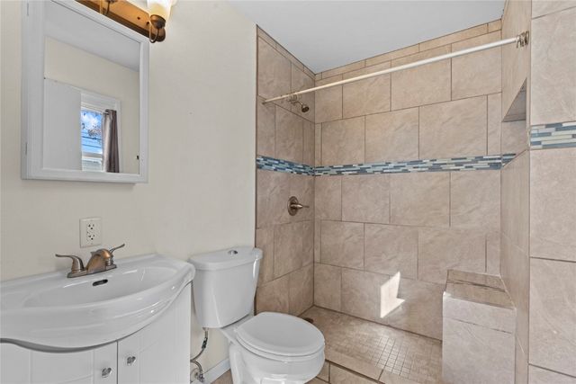 4819 Ford Avenue NW, Cedar Rapids, IA 52405