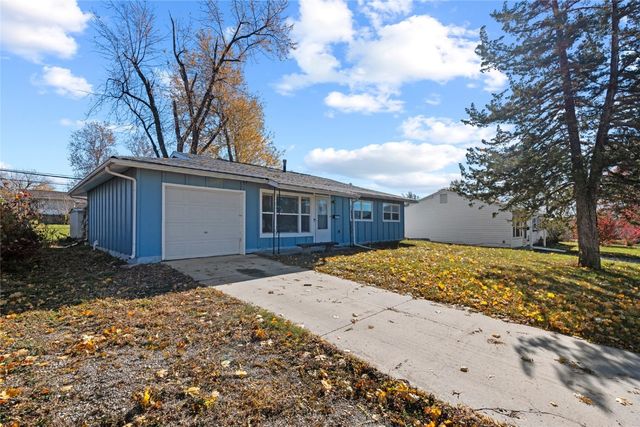 4819 Ford Avenue NW, Cedar Rapids, IA 52405