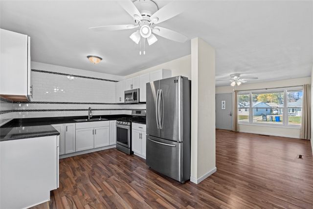 4819 Ford Avenue NW, Cedar Rapids, IA 52405